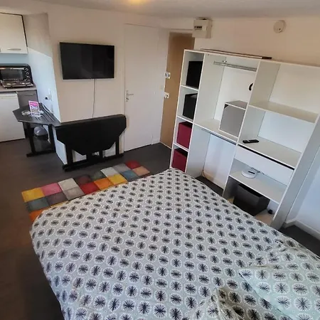 Apartment Cute Studio, Monaco, Bnbrickeys *
