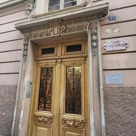Cute Studio, Monaco, Bnbrickeys Апартаменты *