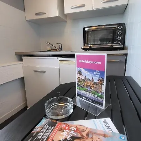 Apartment Cute Studio, Monaco, Bnbrickeys